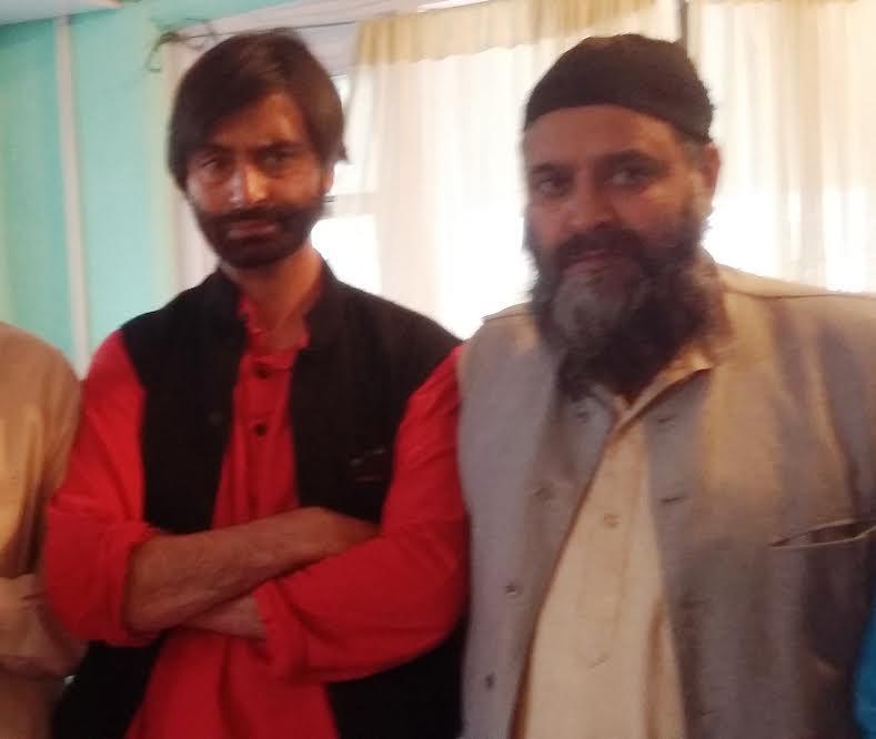Malik meets Shakil Bakhshi, Mushtaq ul Islam